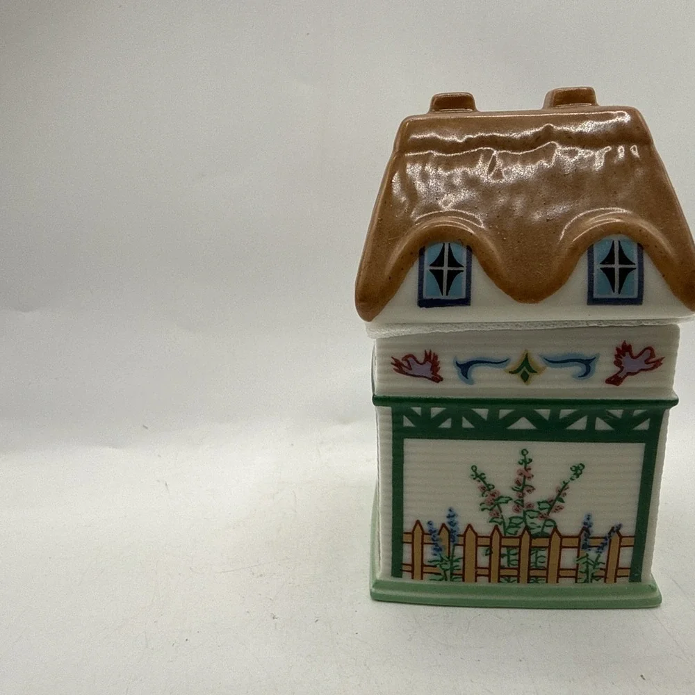 Lenox CANTERBURY CROSSING Spice Village Jar SAFFRON Never Used